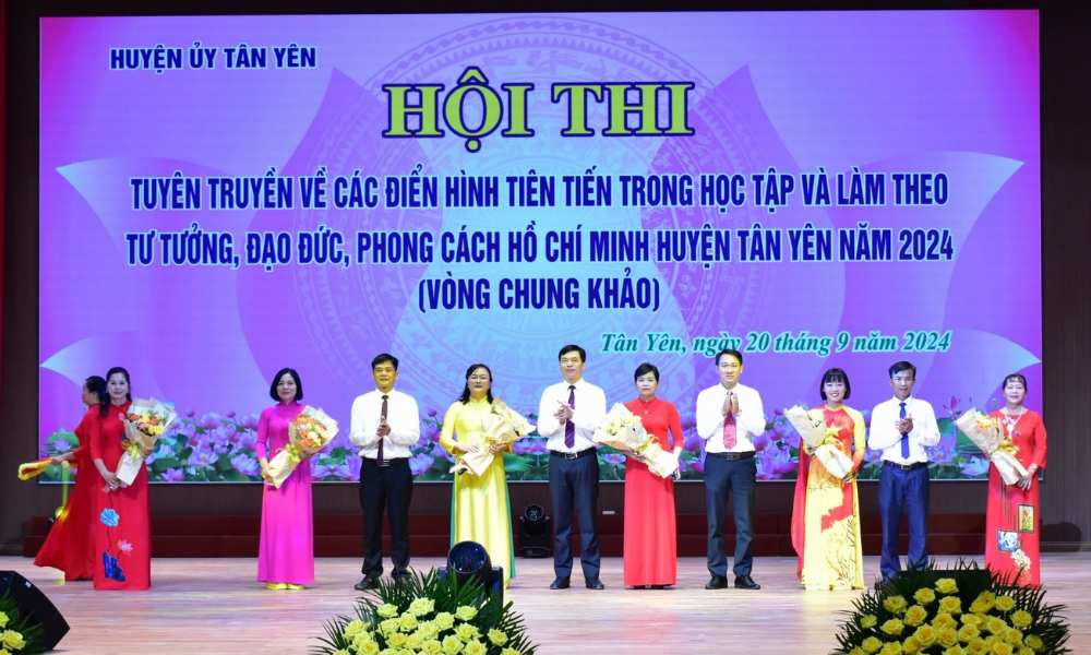 Tân Yên: Nhân rộng điển hình tiên tiến trong học và làm theo Bác